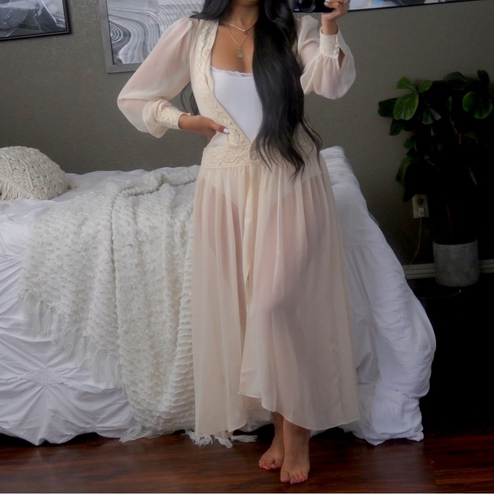 ONE TEASPOON Lace Savanna Cream Kimono Cover Up - Picture 6 of 10